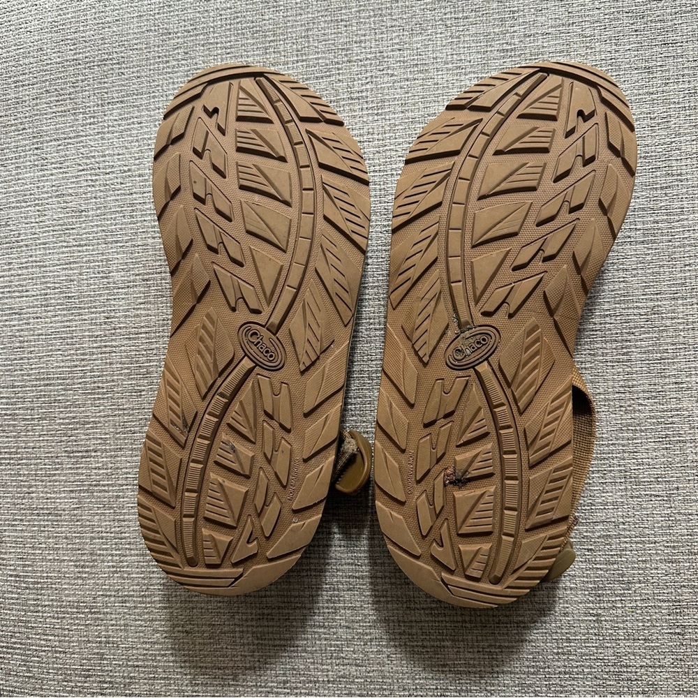 Men’s Chacos sandals - Picture 2 of 2